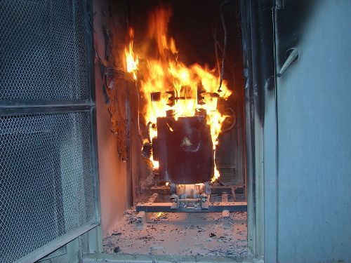 夏日炎炎，北京創(chuàng)聯(lián)匯通電氣教你必備油浸式變壓器防火常識(shí)